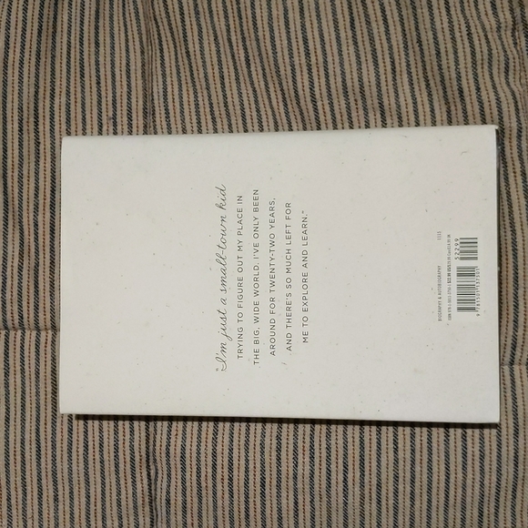 Connor Franta signed book - A work in progress - Picture 3 of 3